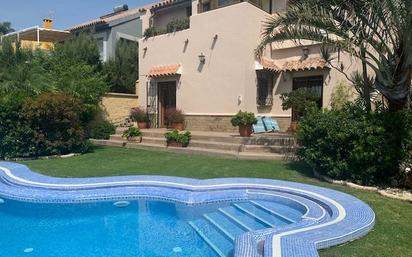 Swimming pool of House or chalet for sale in Algeciras  with Air Conditioner, Heating and Private garden