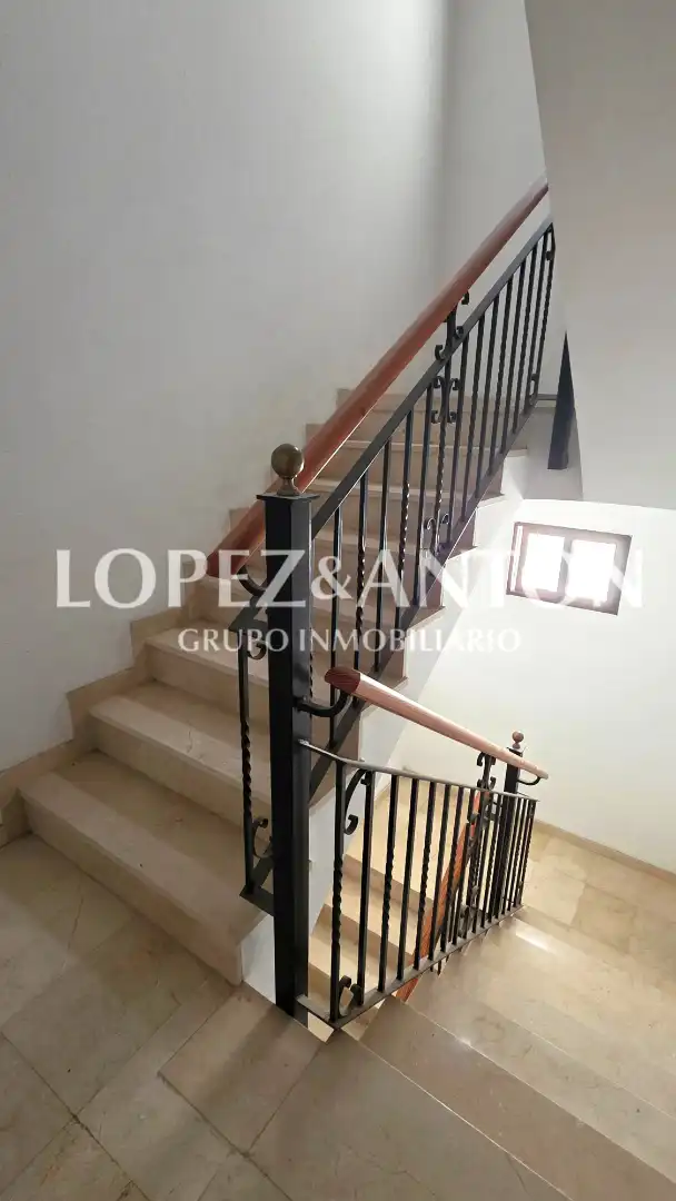 Wohnung zum Verkauf in L'Eliana mit Terrasse und Balkon