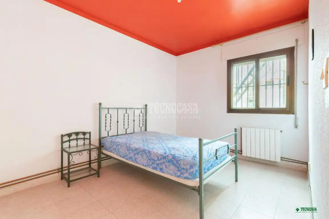 Schlafzimmer von Einfamilien-Reihenhaus zum Verkauf in Zurgena mit Klimaanlage und Balkon