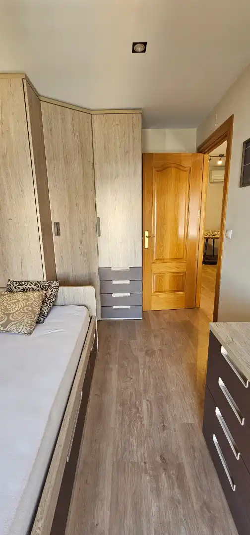 Habitación de Piso de alquiler en Maracena con Aire acondicionado, Amueblado y Balcón