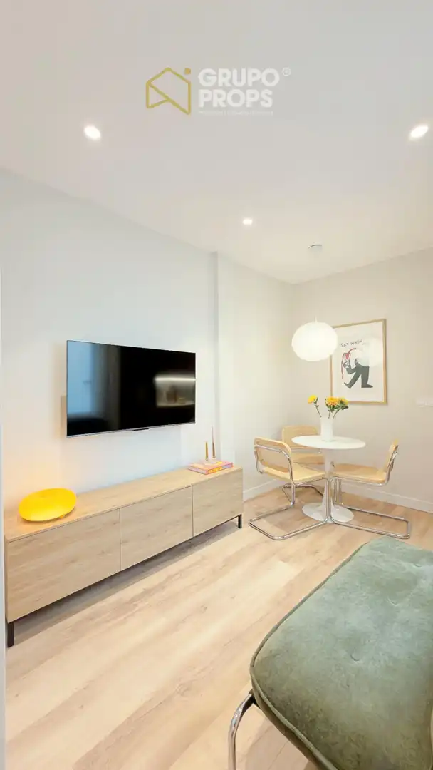 Living room of Apartments for rent in Madrid  with Air Conditioner and Heating