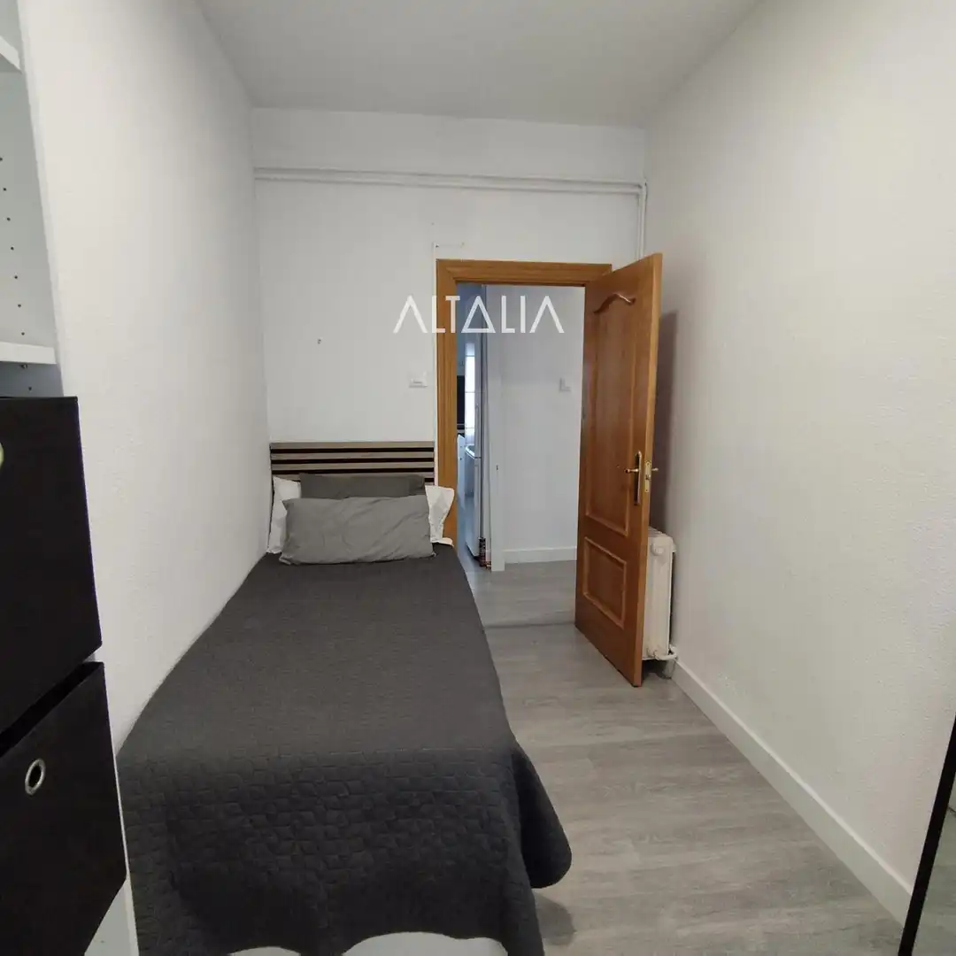 Bedroom of Flat for rent in Cuenca  with Heating and Furnished