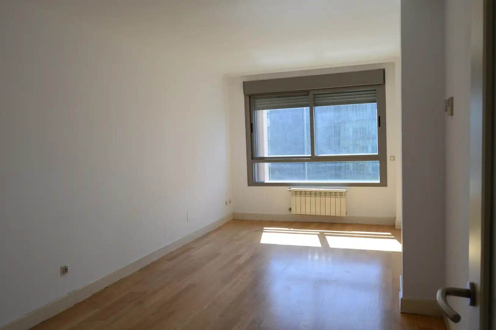 Schlafzimmer von Wohnung zur Miete in Madrid mit Klimaanlage, Heizung und Parkett