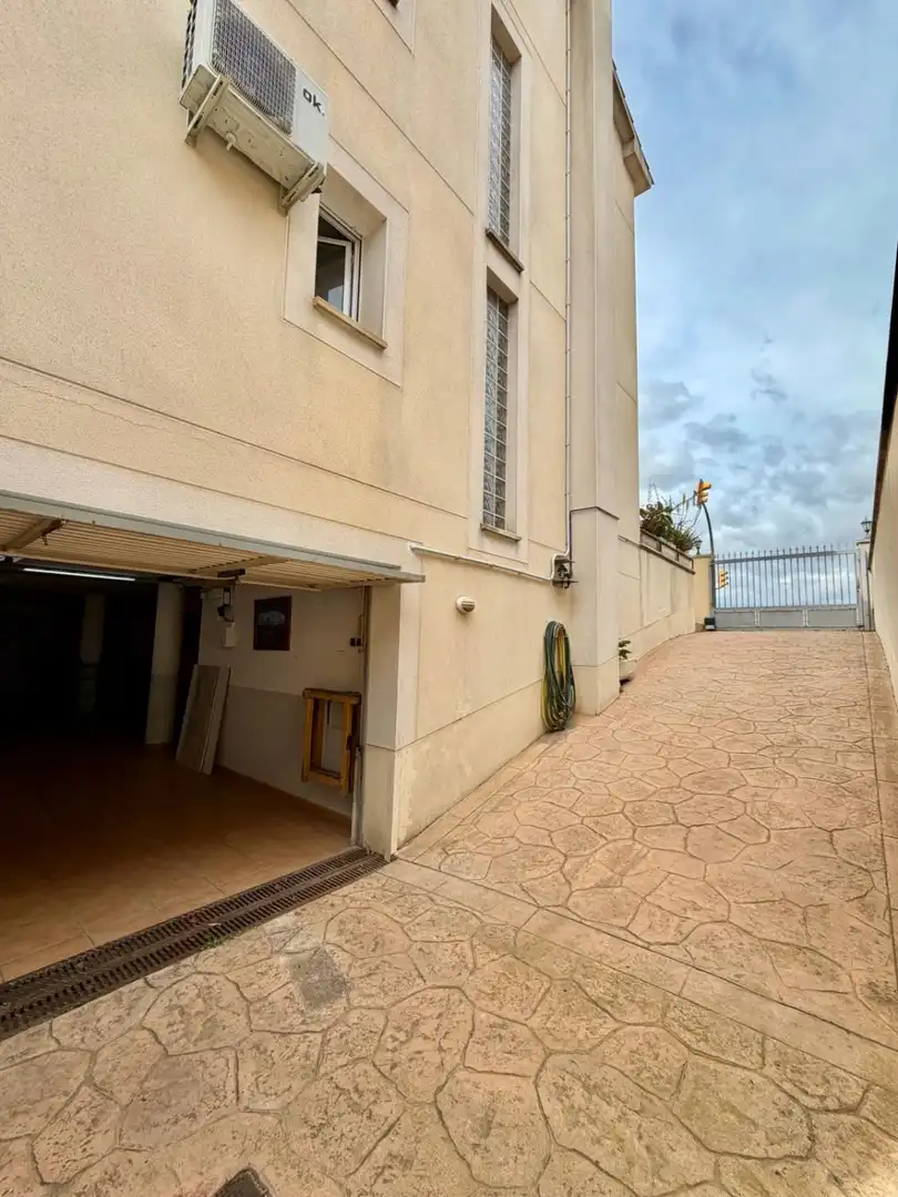 Vista exterior de Casa o chalet en venta en Banyeres del Penedès con Aire acondicionado, Calefacción y Terraza