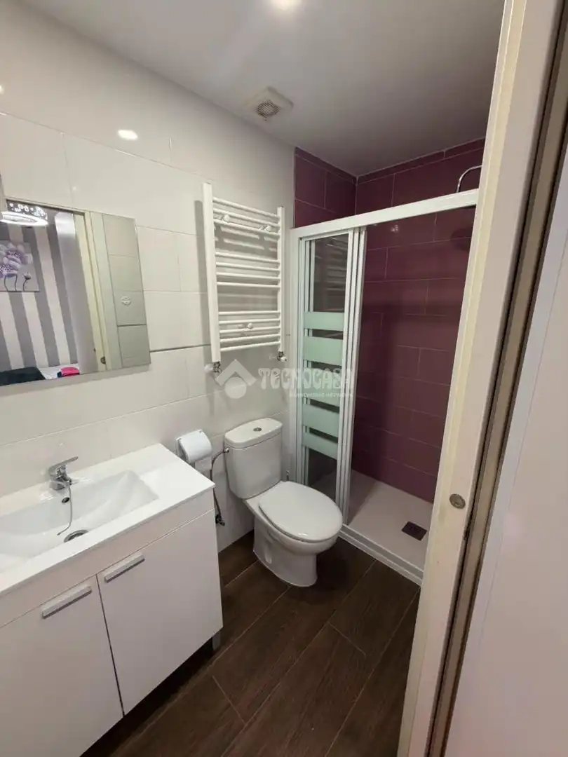 Bathroom of Flat for rent in Getafe  with Air Conditioner, Heating and Furnished