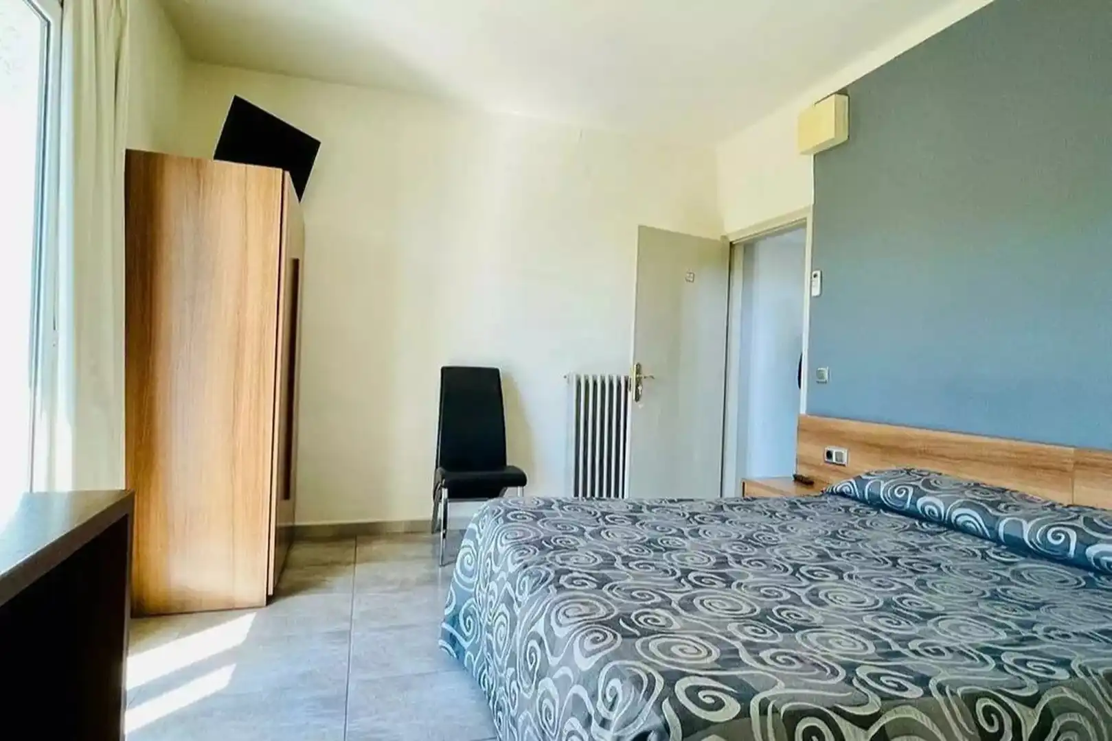 Dormitori de Finca rústica en venda en Pont de Molins amb Piscina