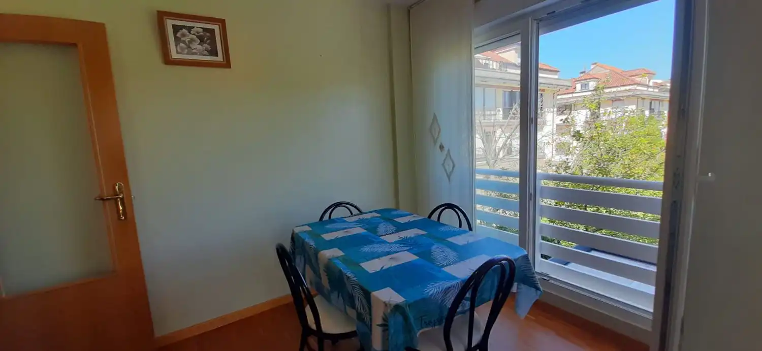 Comedor de Piso en venta en Bárcena de Cicero con Calefacción, Parquet y Terraza