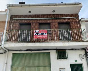 Exterior view of Single-family semi-detached for sale in Valverde de Alcalá  with Heating, Terrace and Storage room