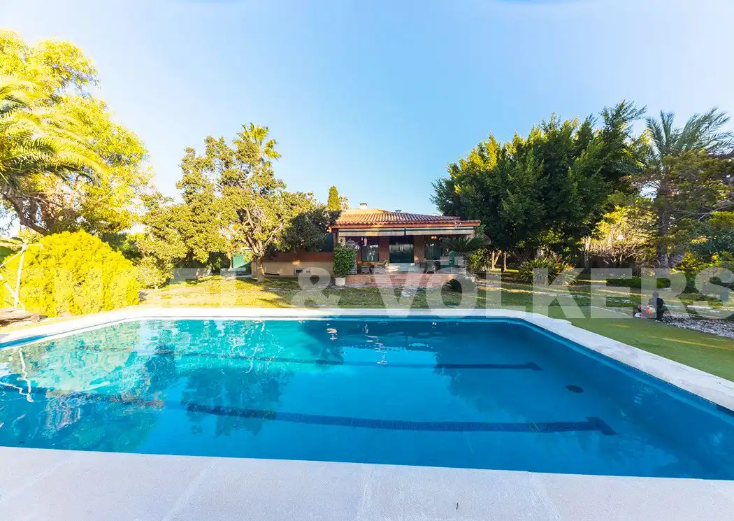 Detached house with pool for sale in Peña de las Águilas, imagen 2