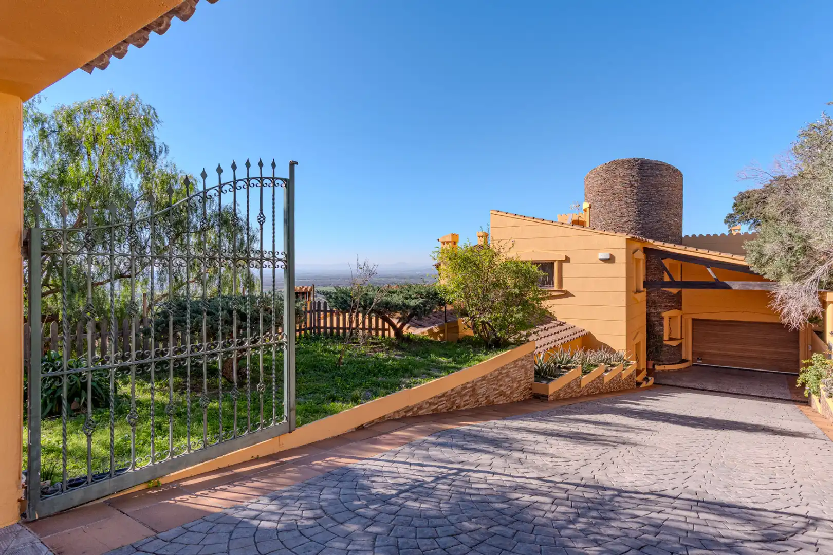 House with pool for sale in Carrer Anglaterra 196, imagen 8