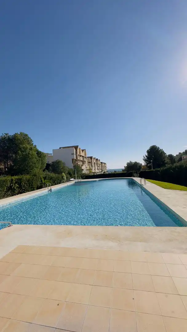 Piscina de Apartament en venda en Calpe / Calp amb Aire condicionat, Terrassa i Piscina comunitària