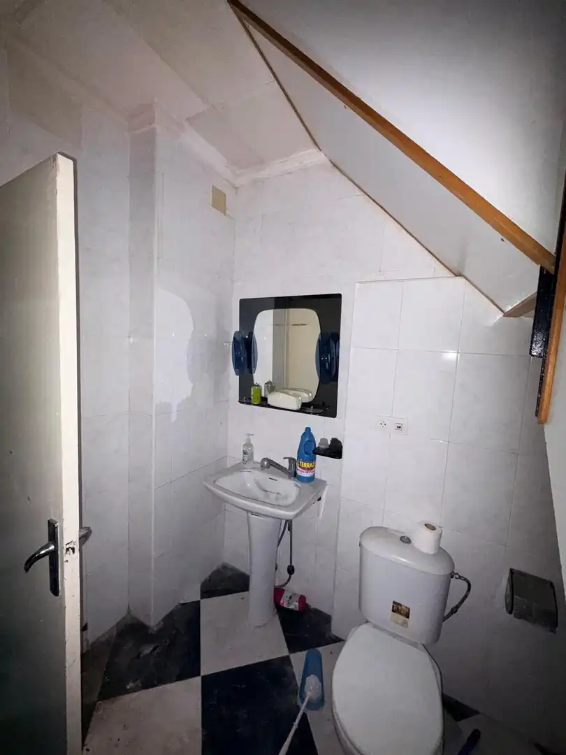 Badezimmer von Wohnungen zum Verkauf in Huelva