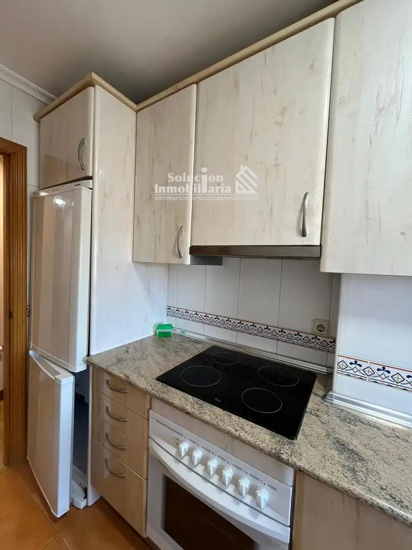 Cocina de Piso en venta en Salamanca con Calefacción, Terraza y Amueblado