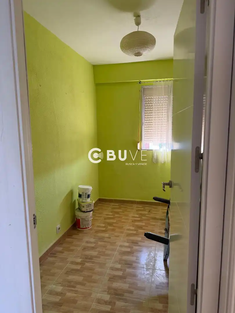 Bedroom of Flat for sale in Sevilla  with Air Conditioner and Storage room