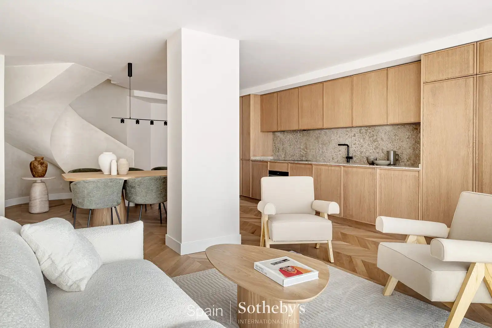 Sala d'estar de Apartament en venda en  Madrid Capital amb Aire condicionat, Calefacció i Terrassa