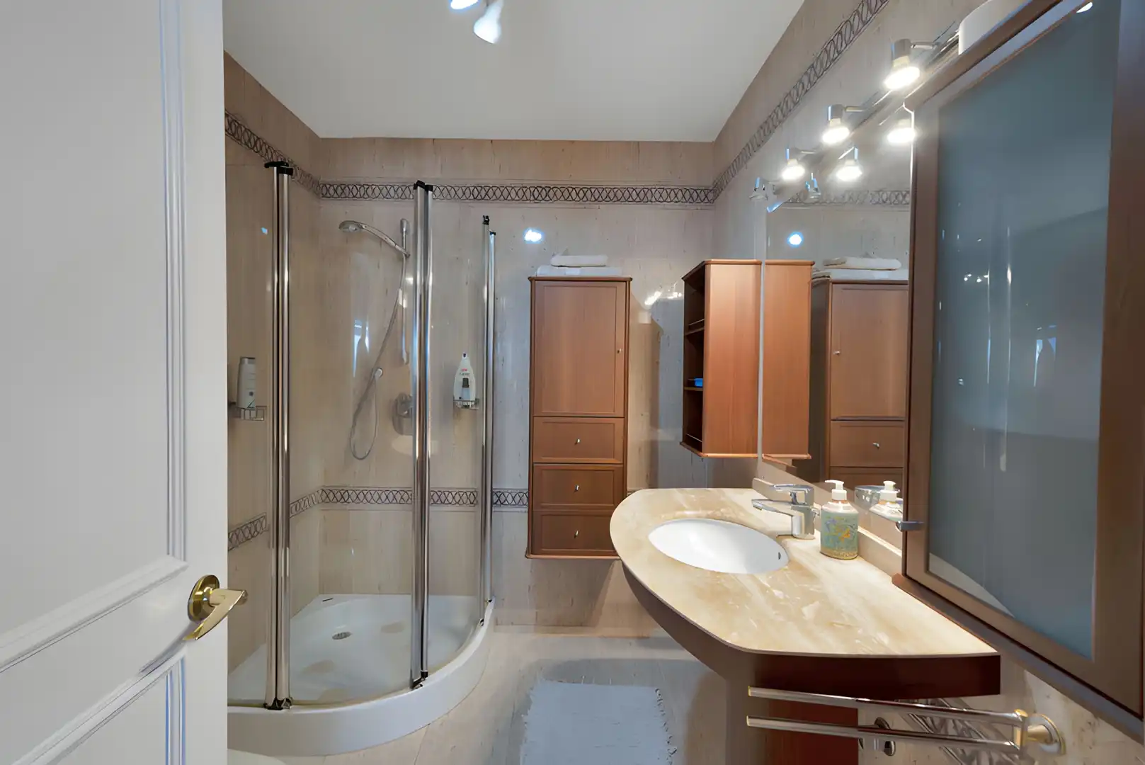 Apartament amb piscina en venda a San Pedro de Alcántara, imagen 5