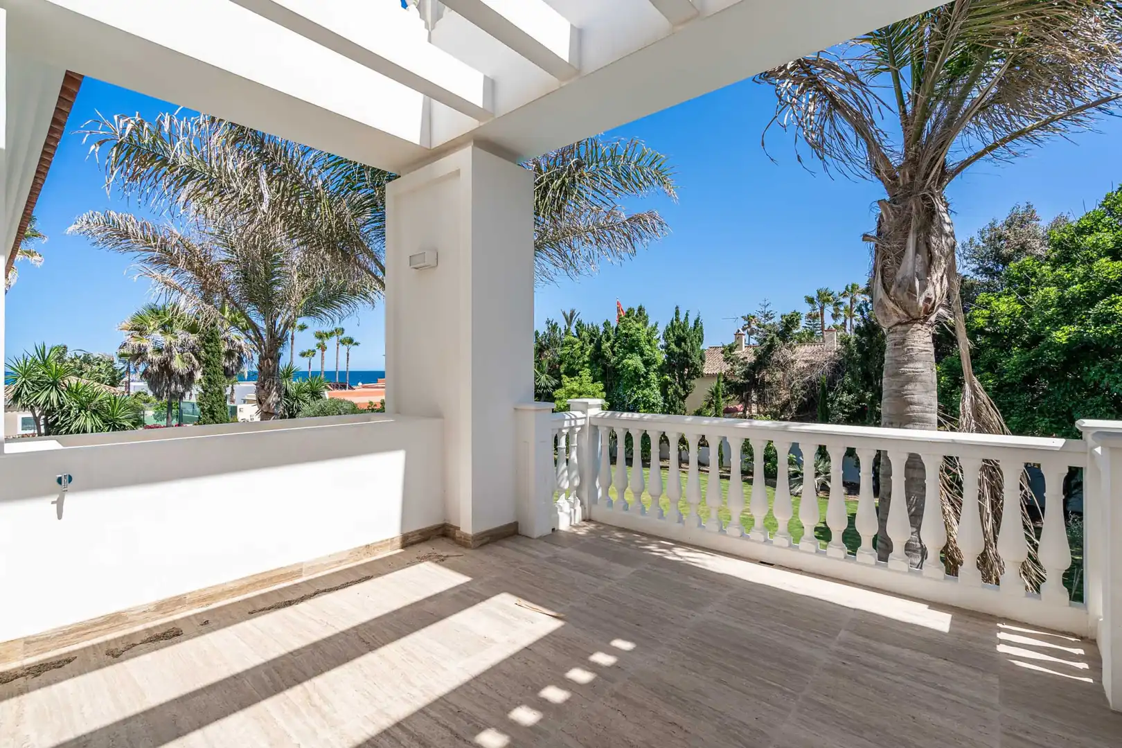 Terrassa de Casa o xalet en venda en Estepona amb Aire condicionat, Jardí privat i Terrassa