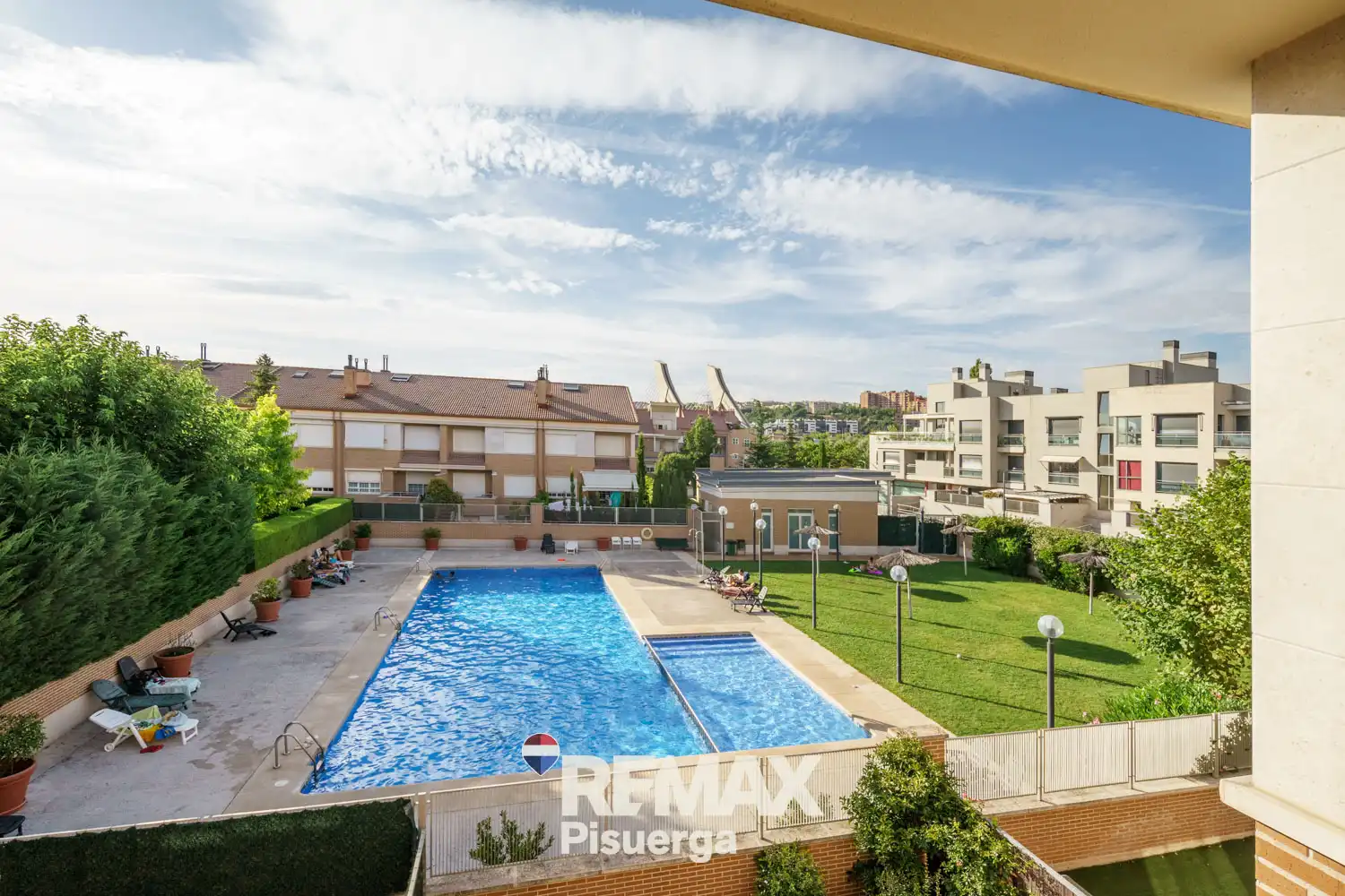 Vista exterior de Casa o xalet en venda en Valladolid amb Aire condicionat, Calefacció i Jardí privat