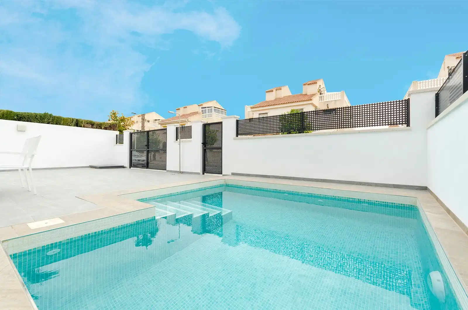 Piscina de Casa o chalet en venta en Torrevieja con Aire acondicionado, Jardín privado y Terraza