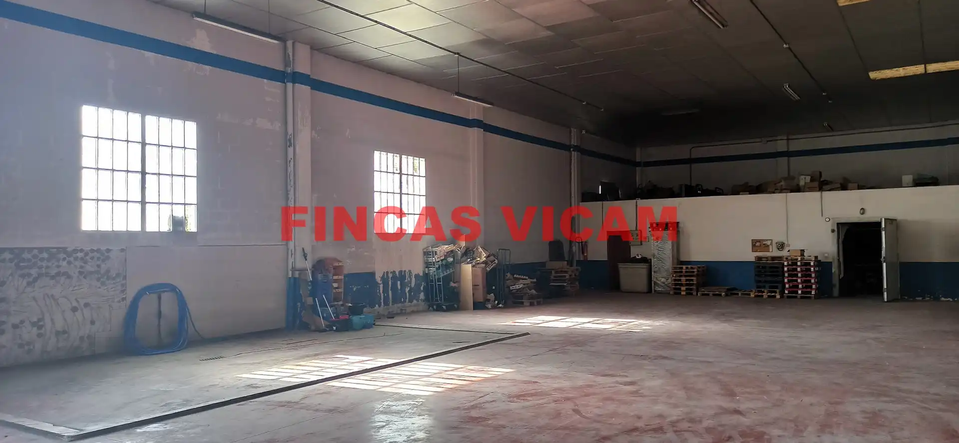 Nave industrial en venta en Huesca con Calefacción y Alarma