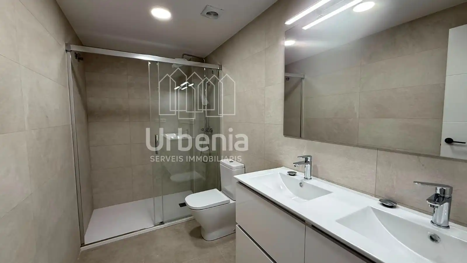 Badezimmer von Wohnung zur Miete in Canet de Mar mit Heizung und Terrasse
