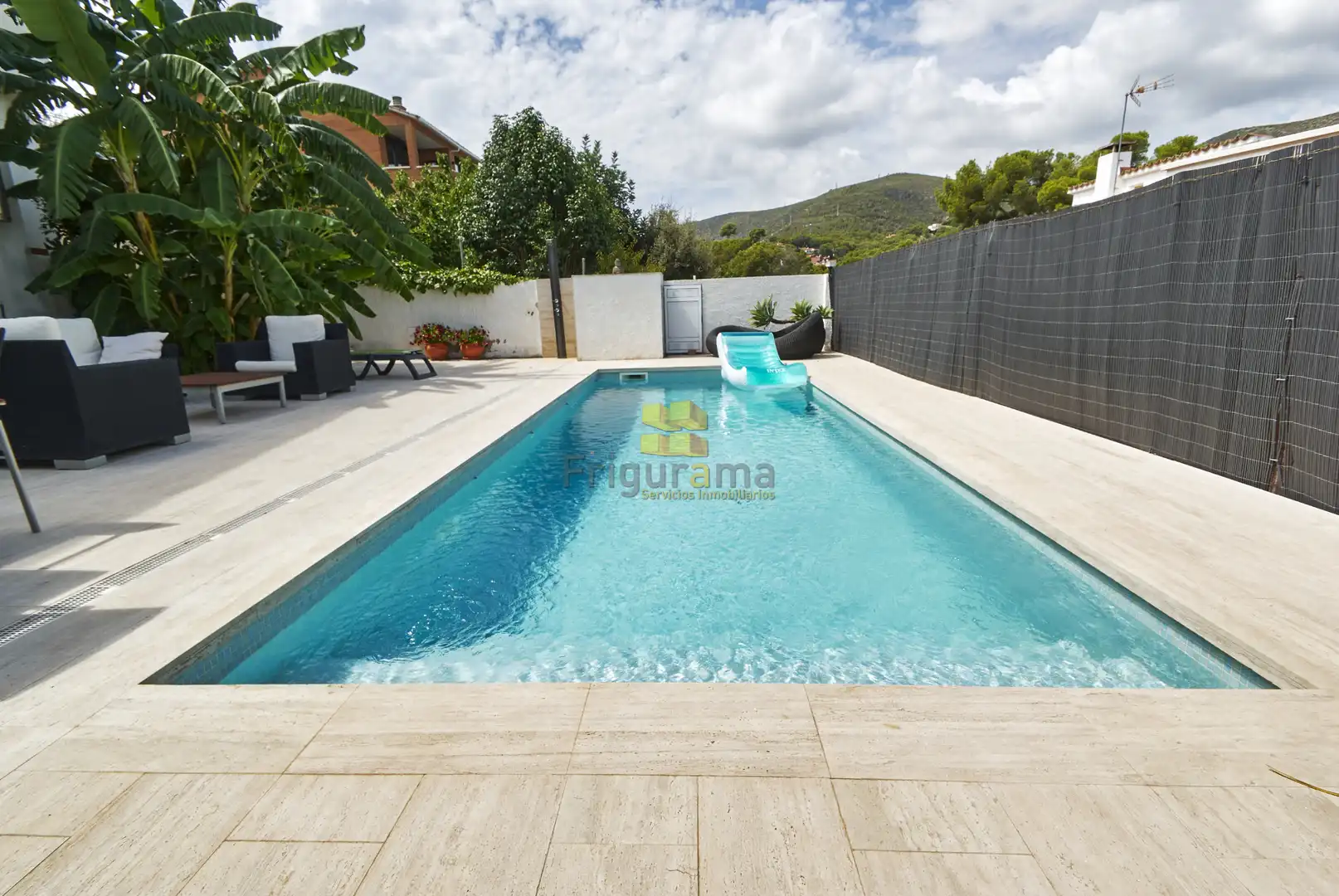 Piscina de Casa o xalet en venda en Castelldefels amb Aire condicionat, Calefacció i Jardí privat