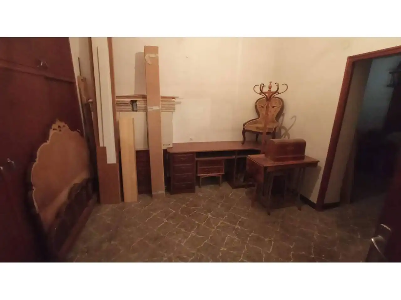 Houses for sale in Calle CAMPOAMOR, Centro