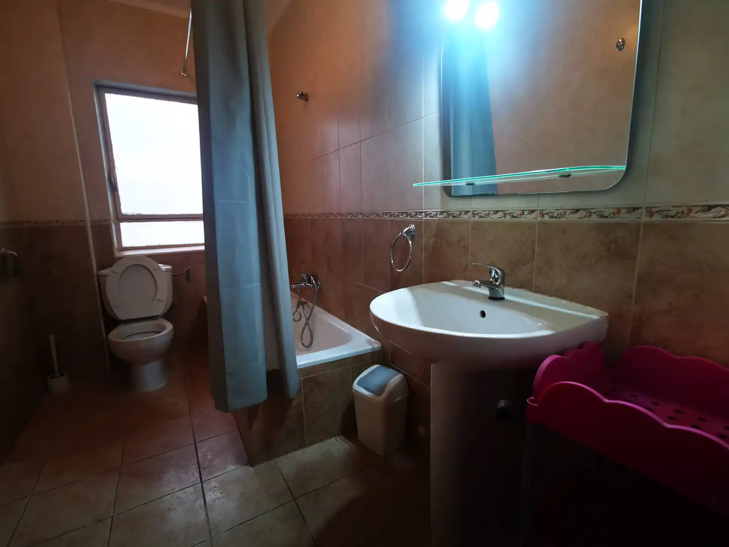 Bathroom of Flat for rent in Salamanca  with Heating, Furnished and Washing machine
