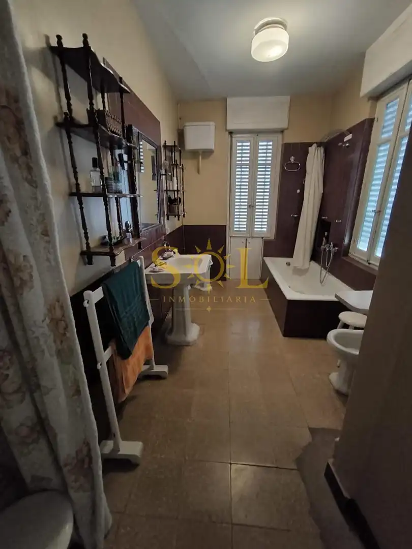 Baño de Casa o chalet en venta en La Bañeza  con Calefacción, Parquet y Trastero