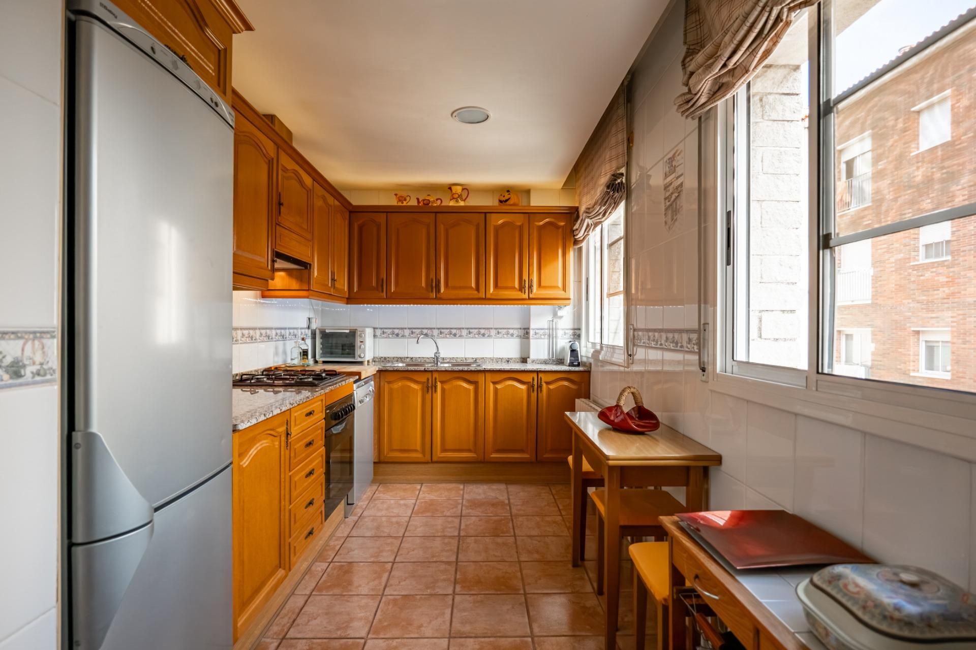 Küche von Dachboden zum verkauf in Pallejà mit Klimaanlage, Heizung und Terrasse