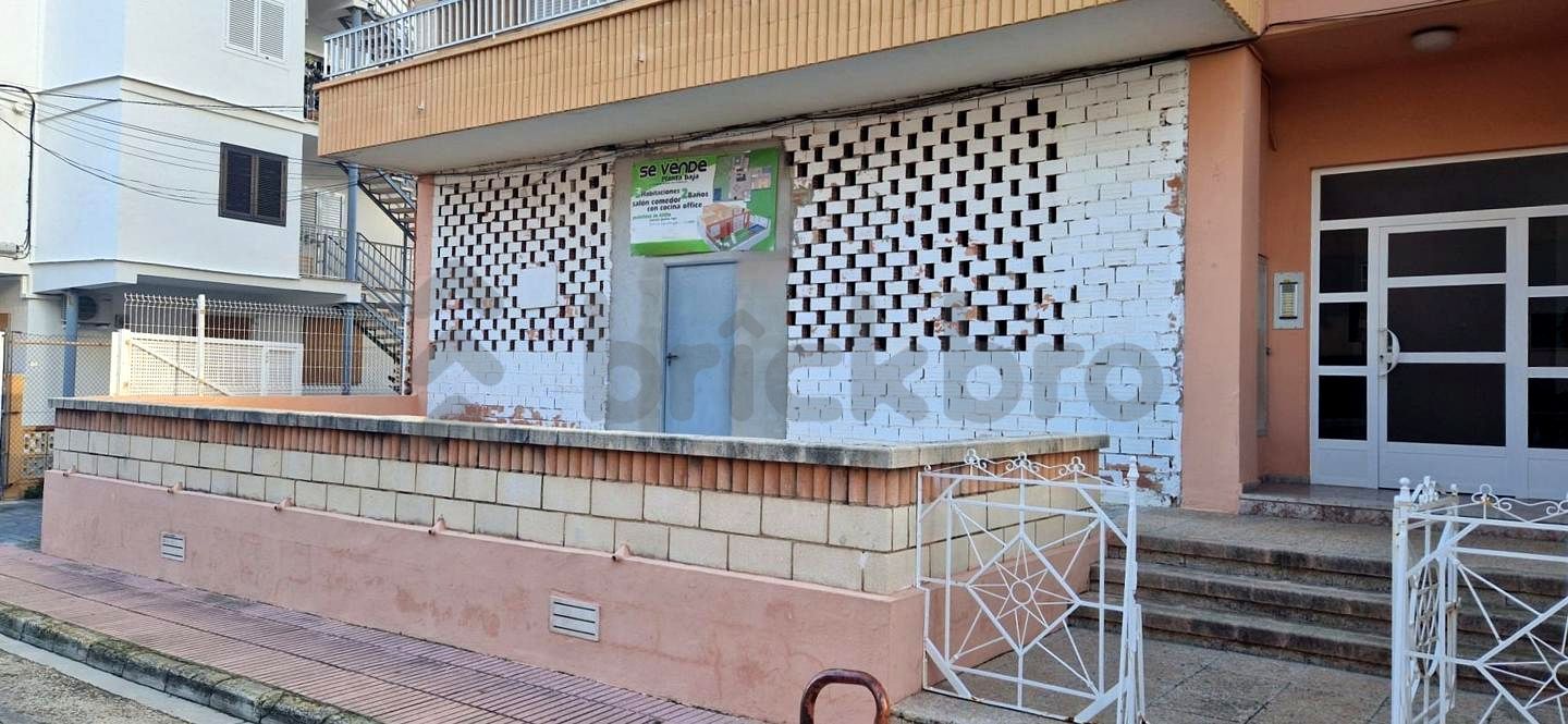 Vista exterior de Local en venda en Piles