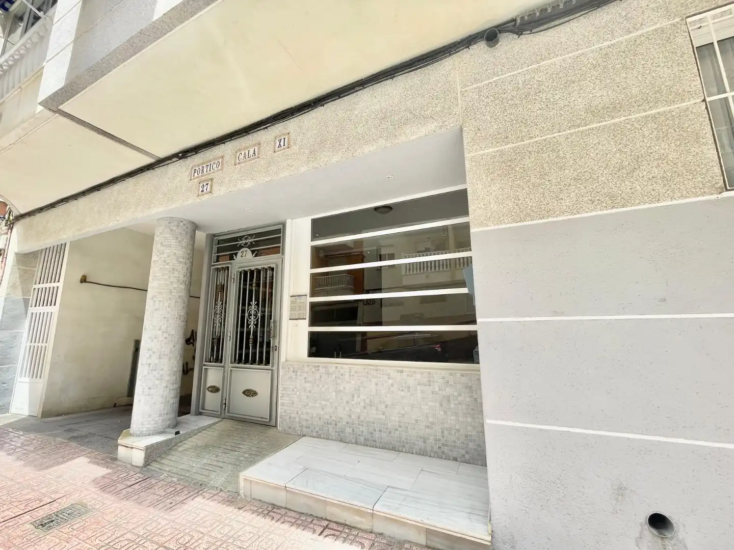 Vista exterior de Apartament de lloguer en Torrevieja amb Calefacció, Terrassa i Piscina