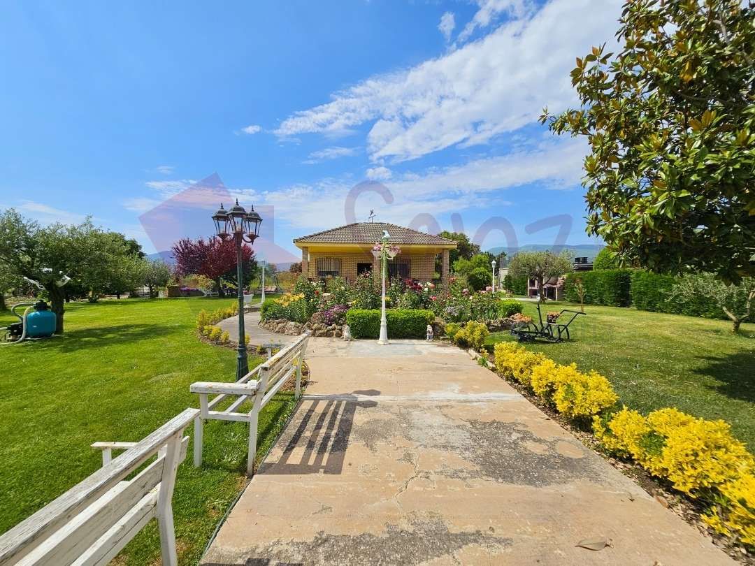 Jardí de Casa o xalet en venda en Entrena amb Calefacció, Jardí privat i Terrassa