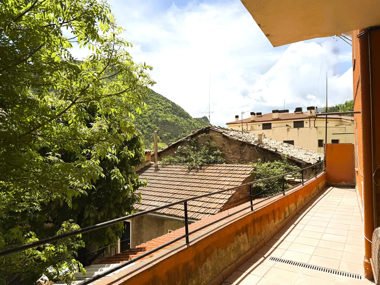 Terrasse von Wohnung zum Verkauf in Guardiola de Berguedà mit Möbliert, Fernseher und Balkon