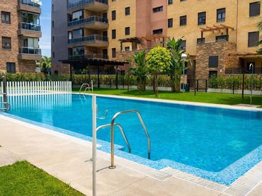 Pis amb piscina en venda a Poniente-Sur