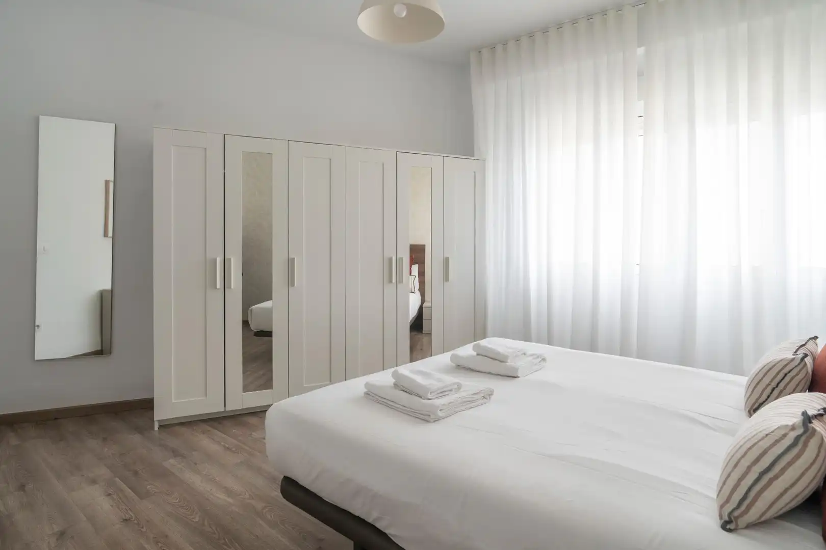 Bedroom of Flat for rent in Valencia  with Air Conditioner, Heating and Furnished
