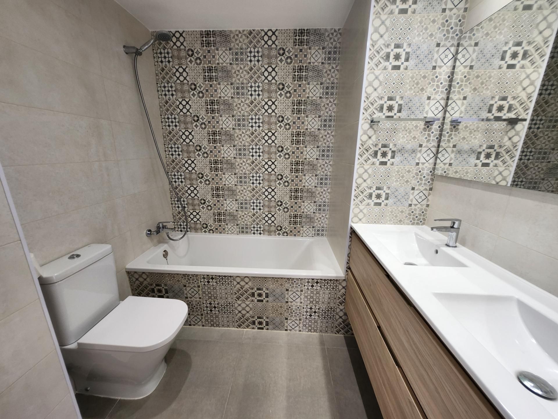 Bathroom of Flat for sale in Altafulla  with Heating, Parquet flooring and Terrace