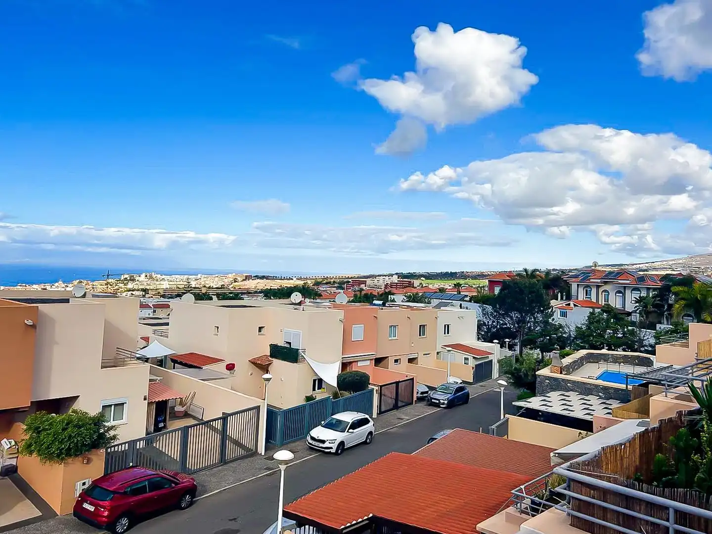 Vista exterior de Dúplex en venta en Adeje con Aire acondicionado, Jardín privado y Terraza