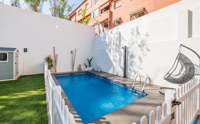 Piscina de Pis en venda en  Barcelona Capital amb Calefacció, Jardí privat i Parquet