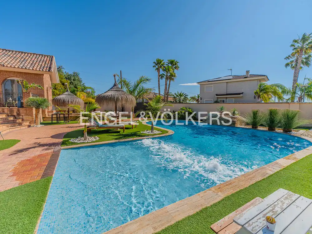 Swimming pool of Houses for sale in San Vicente del Raspeig / Sant Vicent del Raspeig  with Air Conditioner, Heating and Private garden