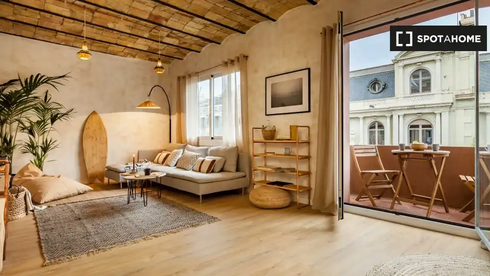 Room in Sant Gervasi- Galvany