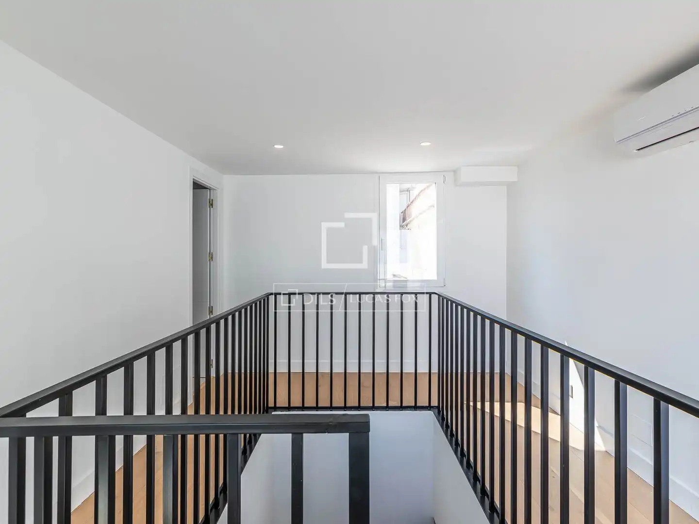 Attic for sale in Madrid  with Air Conditioner, Heating and Parquet flooring