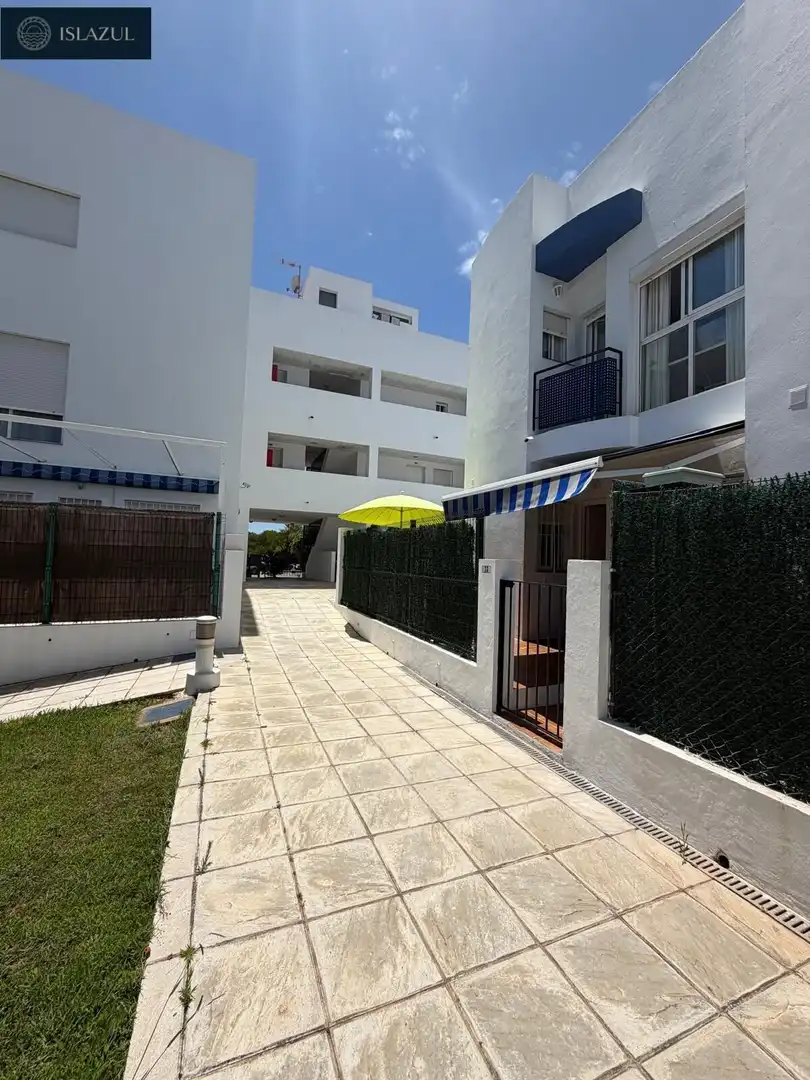 Außenansicht von Maisonette zum Verkauf in Islantilla mit Klimaanlage, Heizung und Privatgarten