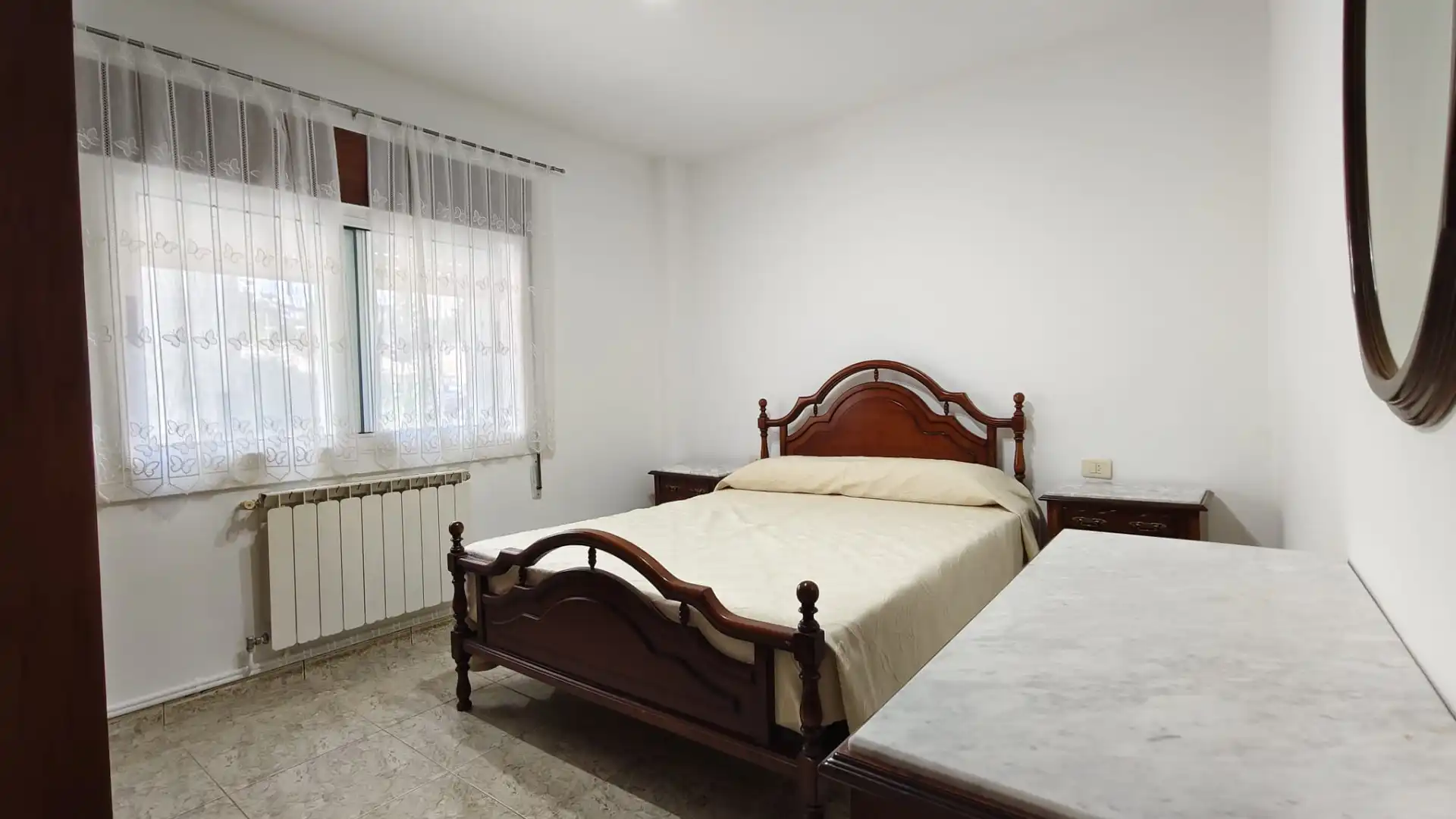 Bedroom of Flat for rent in Santiago de Compostela   with Heating, Furnished and Oven