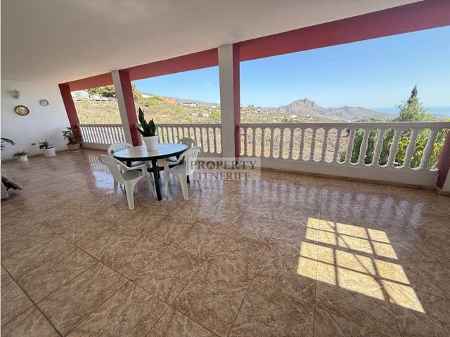 Casa-chalet en Venta en Arona pueblo