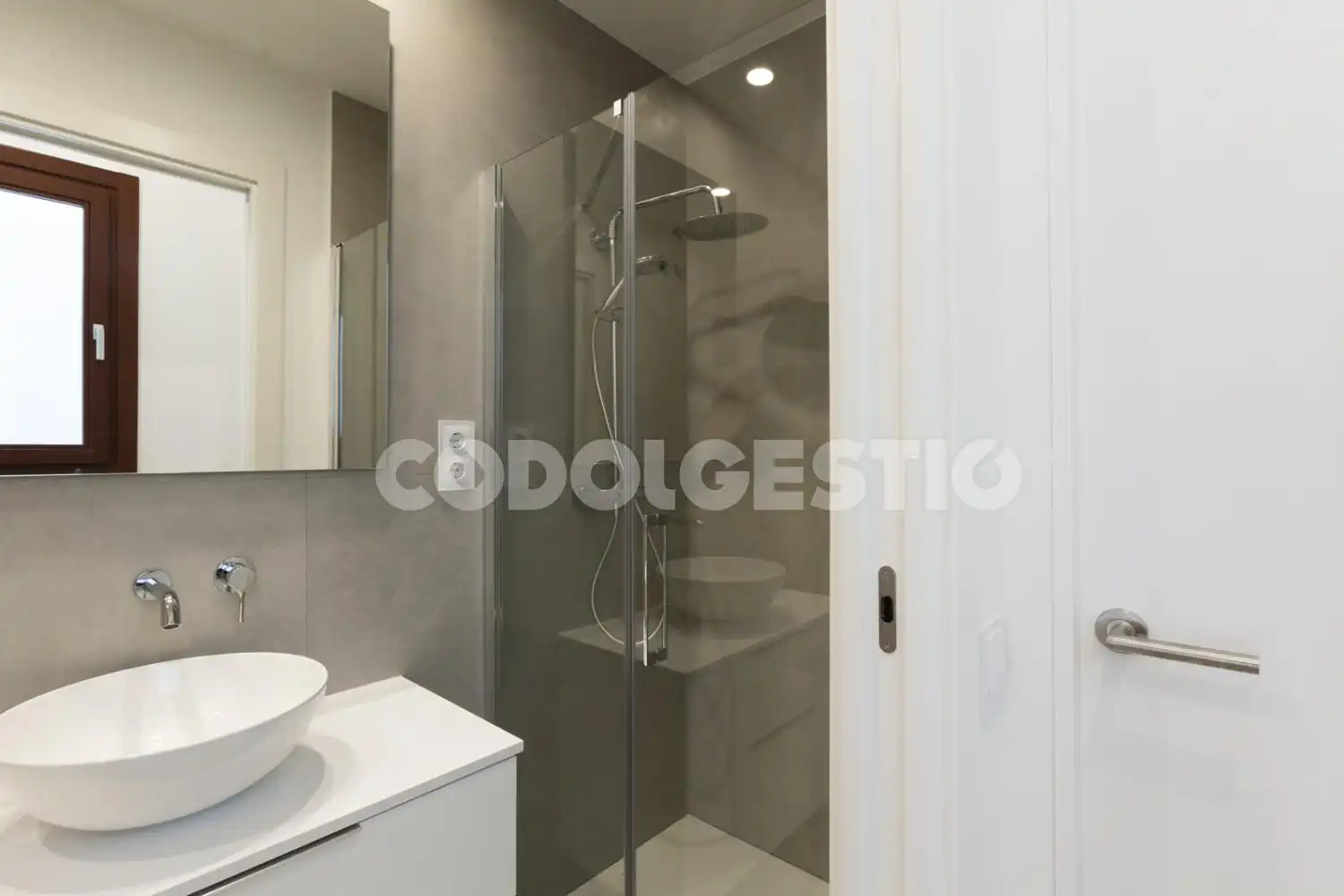 Baño de Piso de alquiler en Vic con Balcón