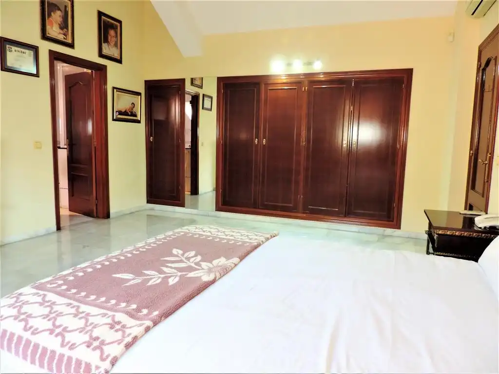 Schlafzimmer von Maisonette zum Verkauf in Fuengirola mit Klimaanlage, Terrasse und Gemeinschaftspool