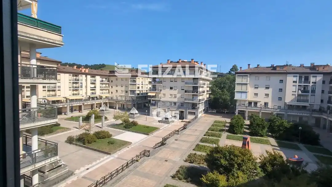 Vista exterior de Pis en venda en Lasarte-Oria amb Calefacció i Traster
