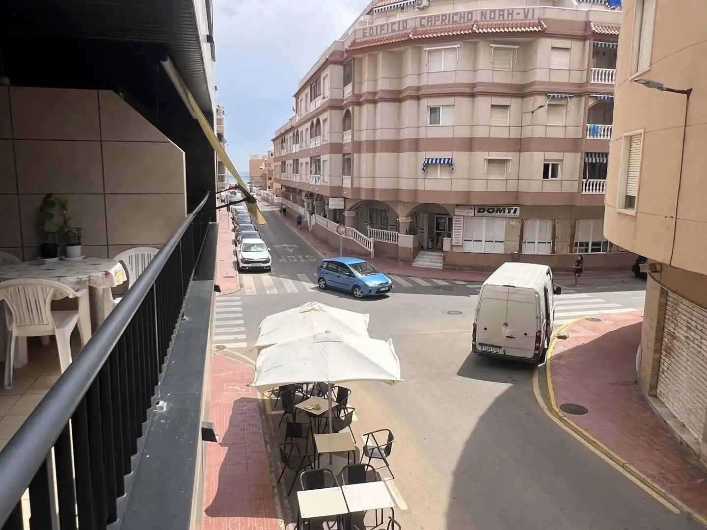Vista exterior de Apartament en venda en Torrevieja amb Aire condicionat, Terrassa i Moblat