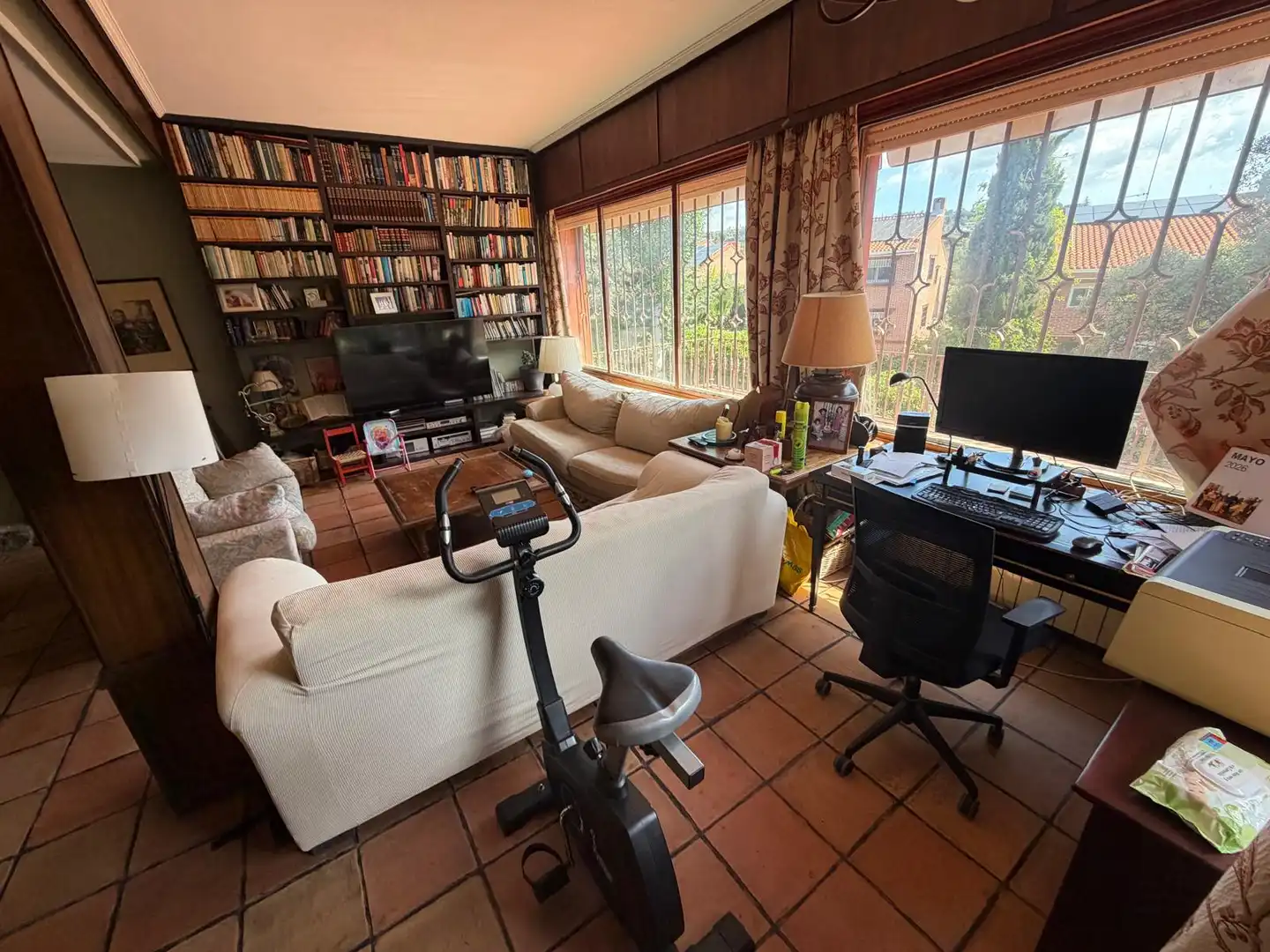 Sala d'estar de Casa o xalet en venda en Galapagar amb Aire condicionat, Calefacció i Jardí privat